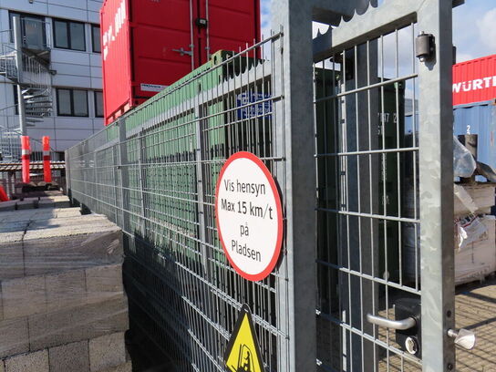 20" skibscontainer med indhold