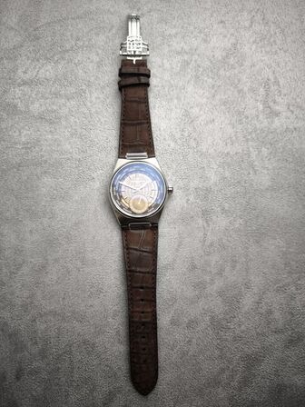 Herreur  FREDERIQUE CONSTANT Worldtimer Manufacture 41 mm aut.