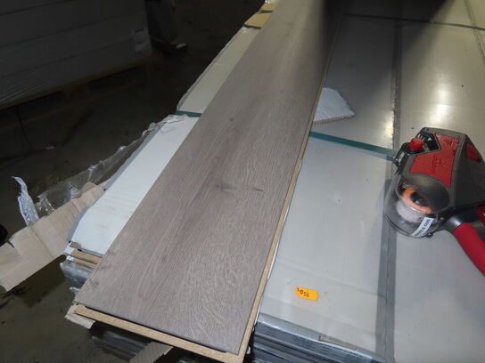 41 kvm. Laminatgulv - Oak Bari Grey