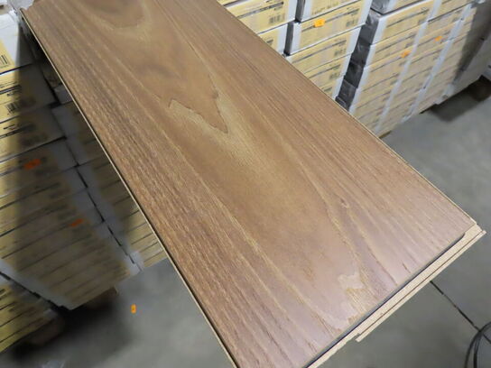 100 kvm. Laminatgulv - Walnut Vario