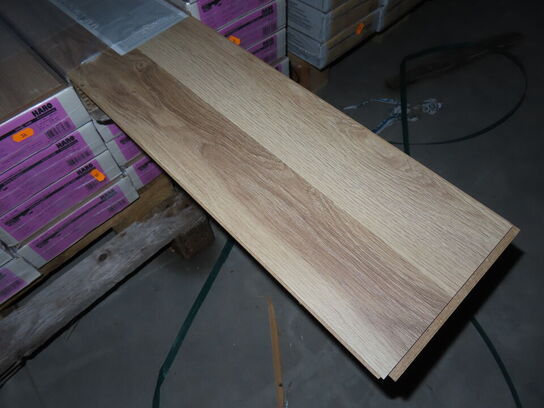 66 kvm. Laminatgulv - Oak Engadin