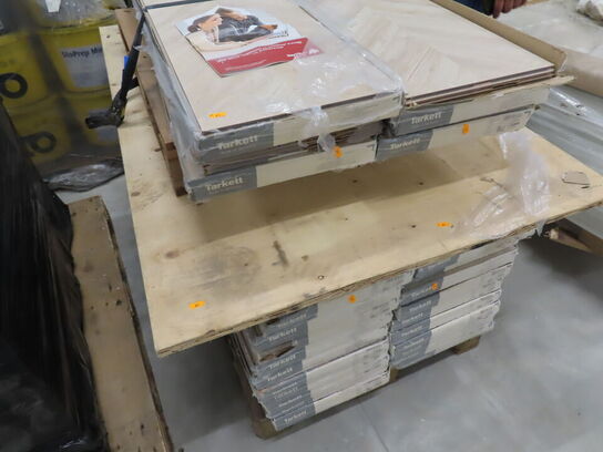 66 kvm. Laminatgulv - Sildebensmønster