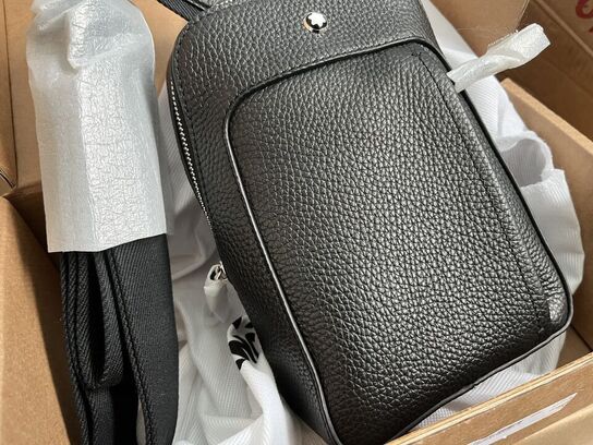 On-body taske MONTBLANC Grain Black MB220203