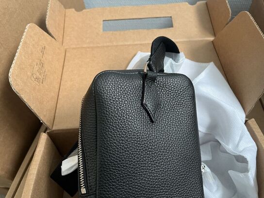 On-body taske MONTBLANC Grain Black MB220203