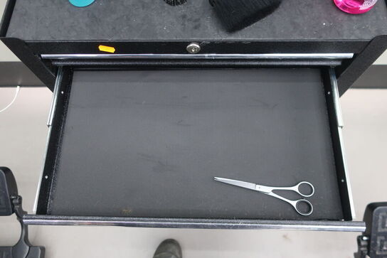 Vogn med div. Udstyr og varelager