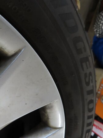 BMW stålfælge med BRIDGESTONE dæk til BMW 3-Serie