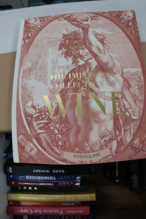 Kasse med vin- og kogebøger