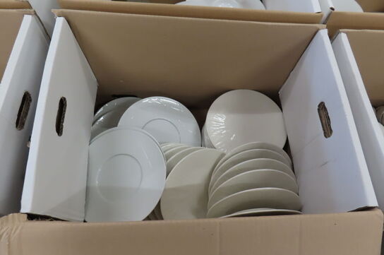 6 stk. Kasser med diverse tallerkener 