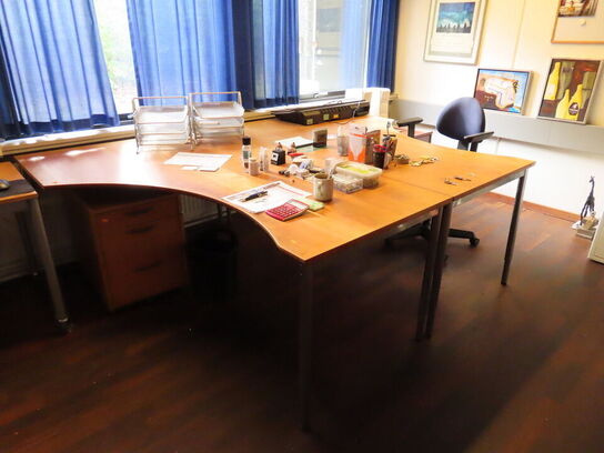 Div. skriveborde og skuffemoduler