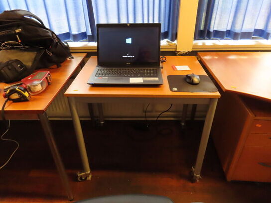 Div. skriveborde og skuffemoduler