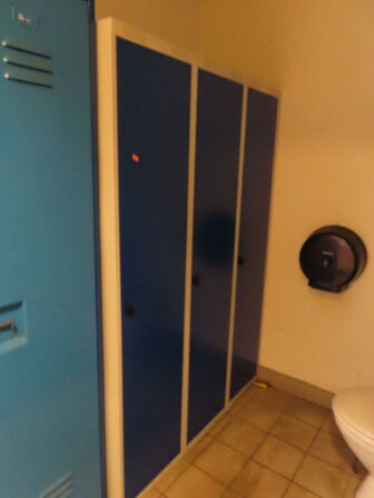 2 stk. manskabsskabe