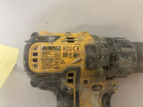 DEWAKT Skruemaskine DCD791 & DEWALT Vinkelboremaskine DCD740