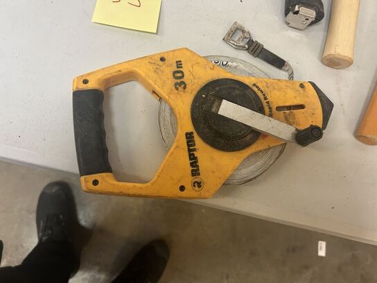 Blandet værktøj, hammer, topnøglesæt mm