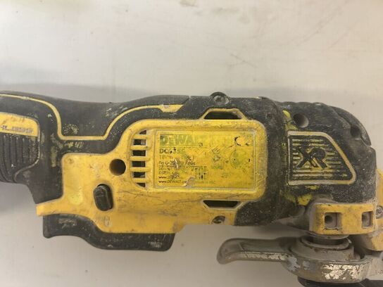 DEWALT Multicutter DCS355 & DEWALT Slagboremaskine DCD709