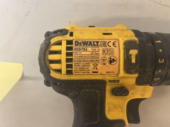 DEWALT Slagboremaskine DCD785 & DEWALT Stiksav DCS335