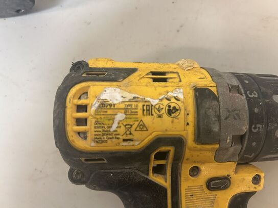 DEWALT Bore/Skruemaskine DCD791 & DEWALT stiksav DCS335