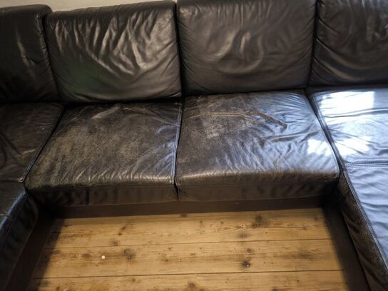 Sofa, kontorstol samt sofabord