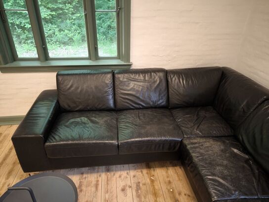 Sofa, kontorstol samt sofabord