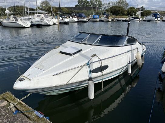 Båd GALAXIE CUDDY CABIN, årgang 1992