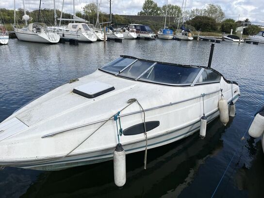 Båd GALAXIE CUDDY CABIN, årgang 1992