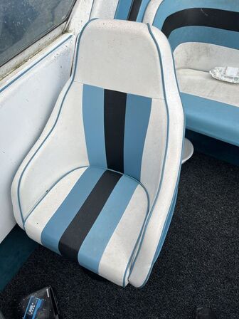 Båd GALAXIE CUDDY CABIN, årgang 1992