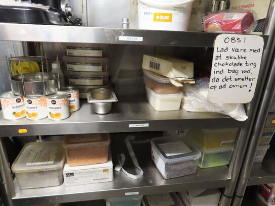 5 stk. reoler med indhold