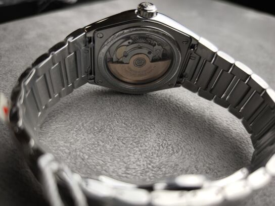 Herreur  FREDERIQUE CONSTANT Highlife 39 mm aut.