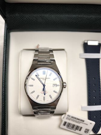 Herreur  FREDERIQUE CONSTANT Highlife 39 mm aut.