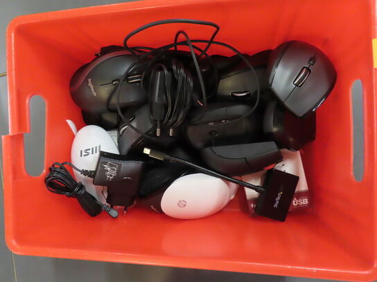 Kasse med blandede mus