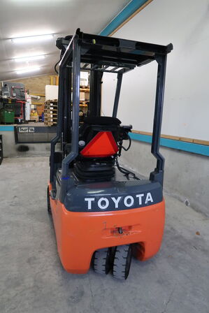 El-gaffeltruck TOYOTA 8FBET16 (Årgang 2013)