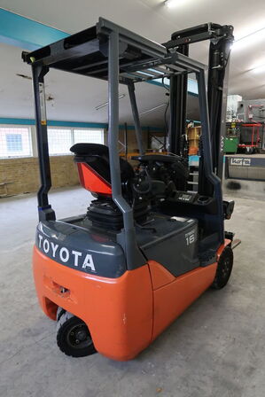 El-gaffeltruck TOYOTA 8FBET16 (Årgang 2013)