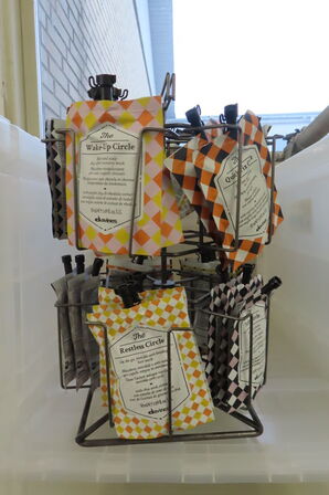 Stativ med diverse hårprodukter DAVINES