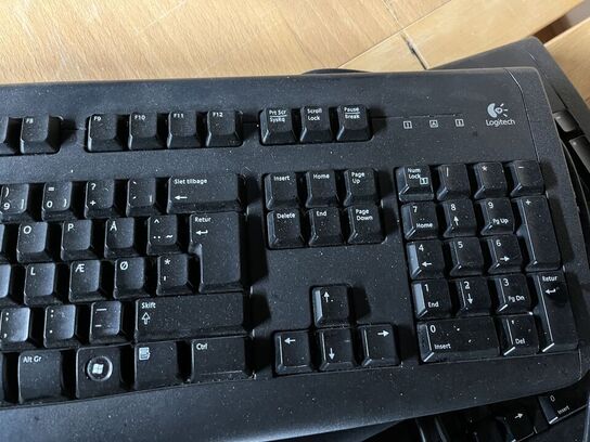 4 stk. 19" PC skærme LG  W1946S inkl. NComputing enhed