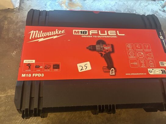 Milwaukee skruemaskine M18 FPD3