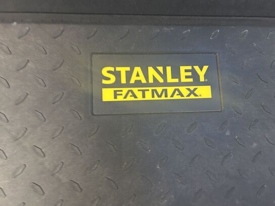 MURERKASSE MED UDSTYR, MURERSKE MM. SE BILLEDER