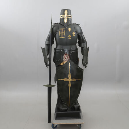 13 stk. Krigsrustninger