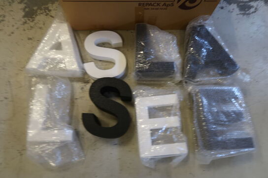 8 stk. Ass. Deko bokstaver