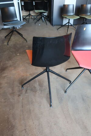 4 stk. Mødestole ARPER Model: Cafita 46