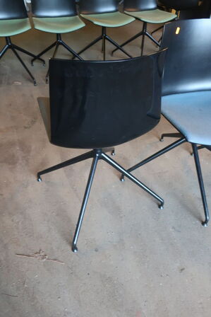 4 stk. Mødestole ARPER Model: Cafita 46