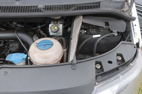 Varebil VOLKSWAGWEN transporter kasseveogn 2,0 tdi