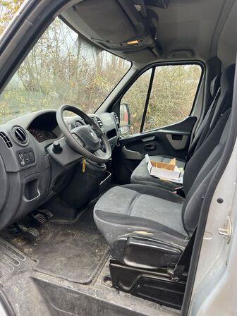 Varebil RENAULT MASTER 2.3 dCi 125 hk