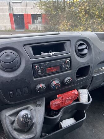 Varebil RENAULT MASTER 2.3 dCi 125 hk