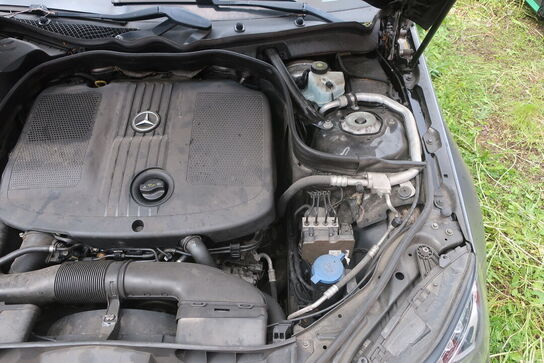 Personbil MERCEDES E220 Bluetec diesel (momsfri) (uden afgift)