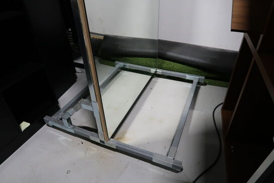 Afskærmingvæg af glas på hjul