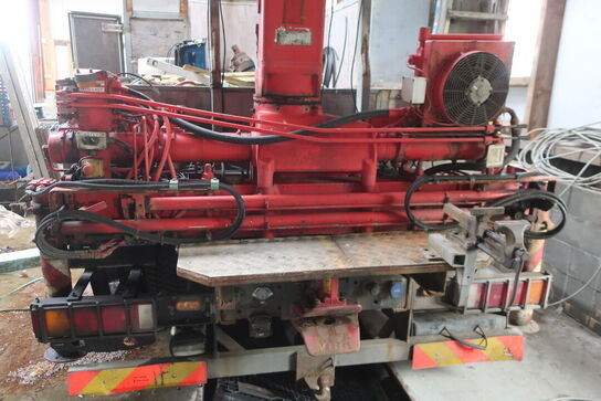 Lastbil MAN 14.224 m. HIAB kran