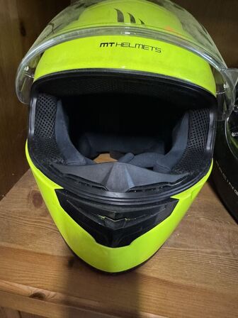 MC hjelm, MT HELMETS