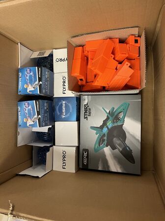 78 stk. cute crab og boomevang ball, fjernstyret fly m.m.