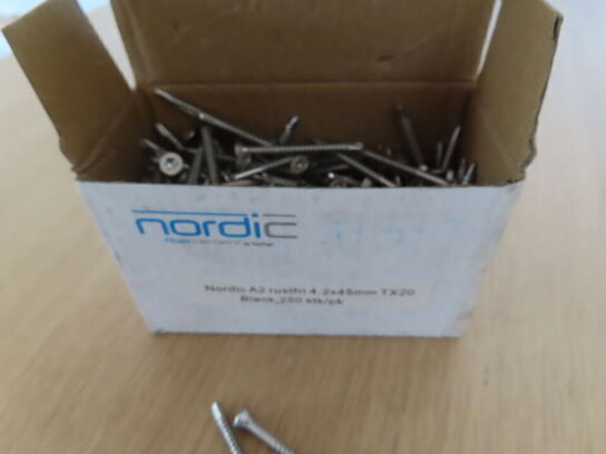 10 kasser. Rustfri skruer 4,2 x 45mm