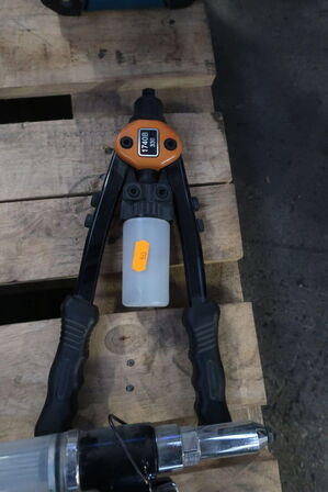 2 stk. nittepistoler