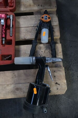 2 stk. nittepistoler